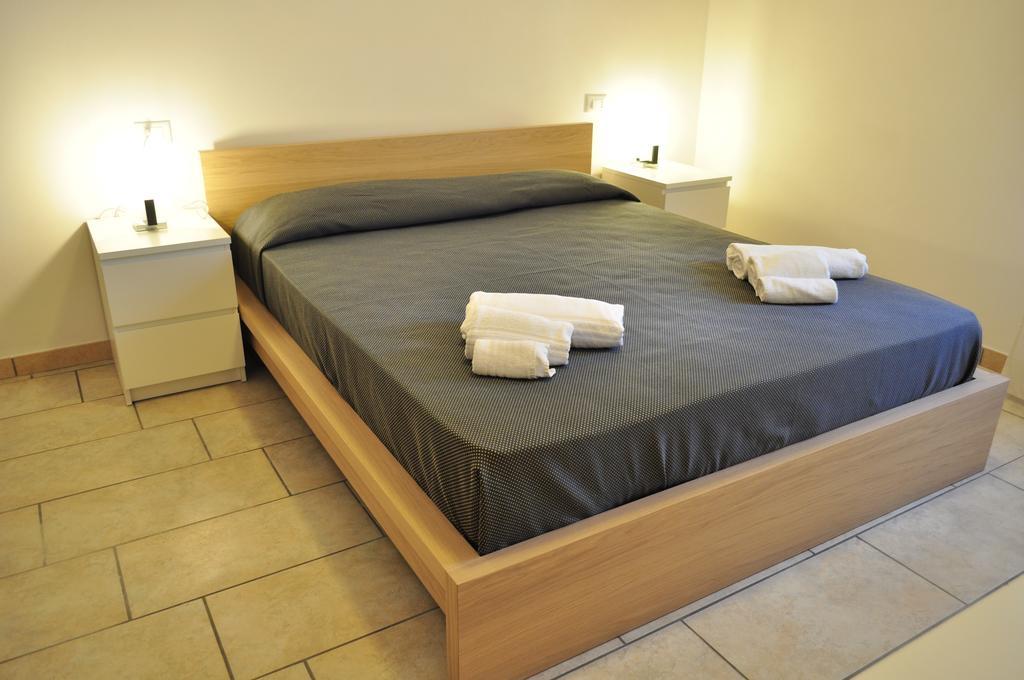 Rooms And Breakfast Zefiro ซานวิโต โลคาโป ห้อง รูปภาพ