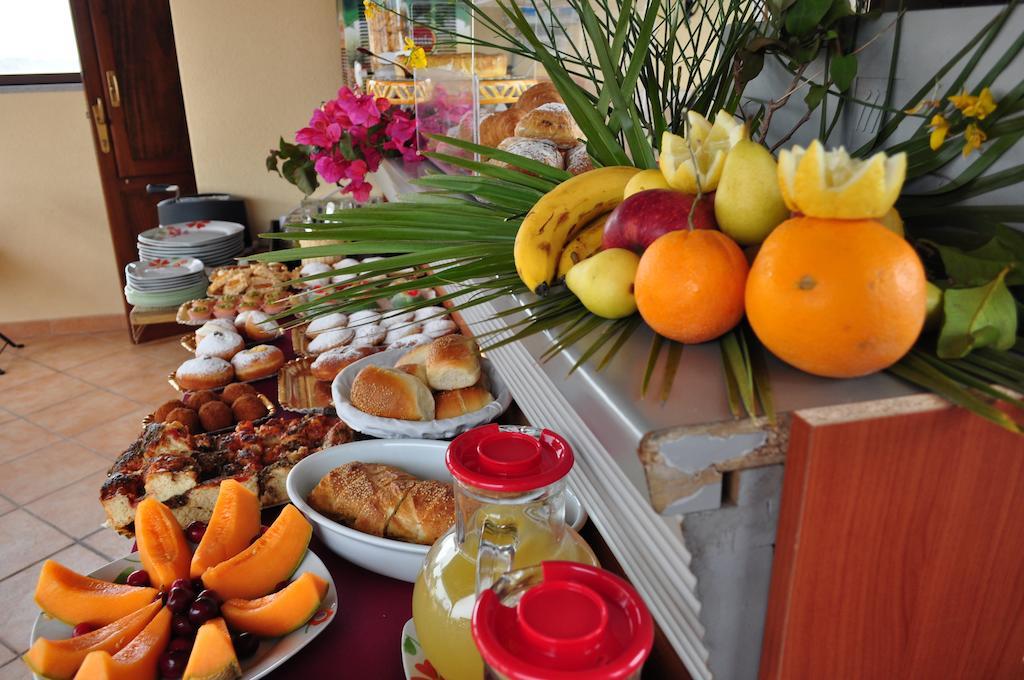 Rooms And Breakfast Zefiro ซานวิโต โลคาโป ภายนอก รูปภาพ