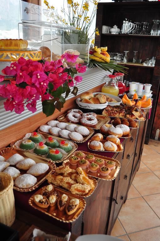 Rooms And Breakfast Zefiro ซานวิโต โลคาโป ภายนอก รูปภาพ