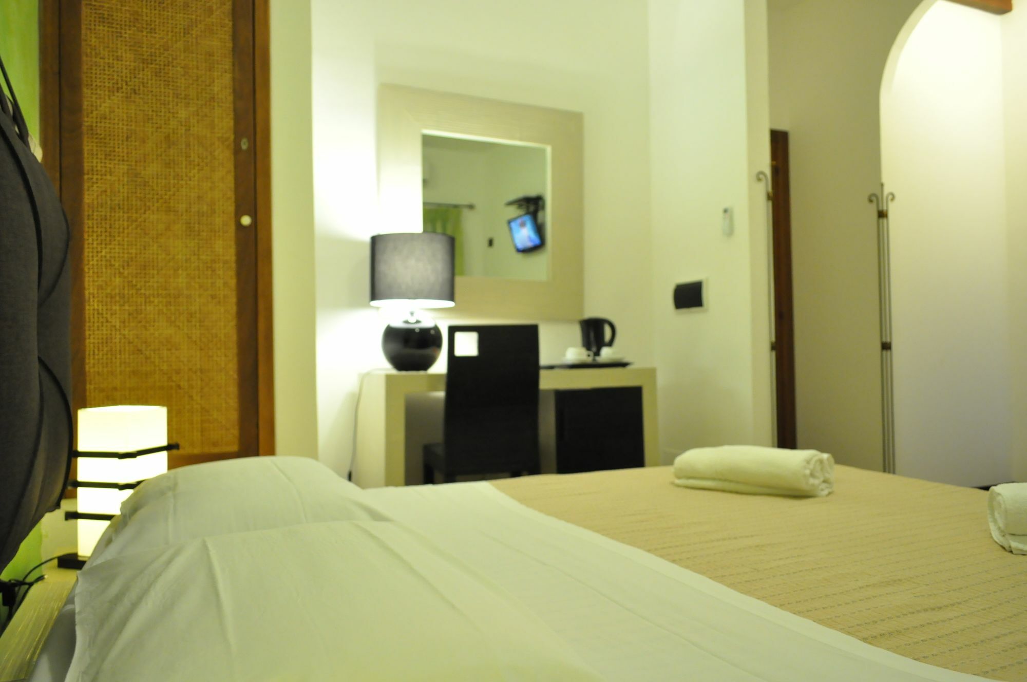 Rooms And Breakfast Zefiro ซานวิโต โลคาโป ภายนอก รูปภาพ