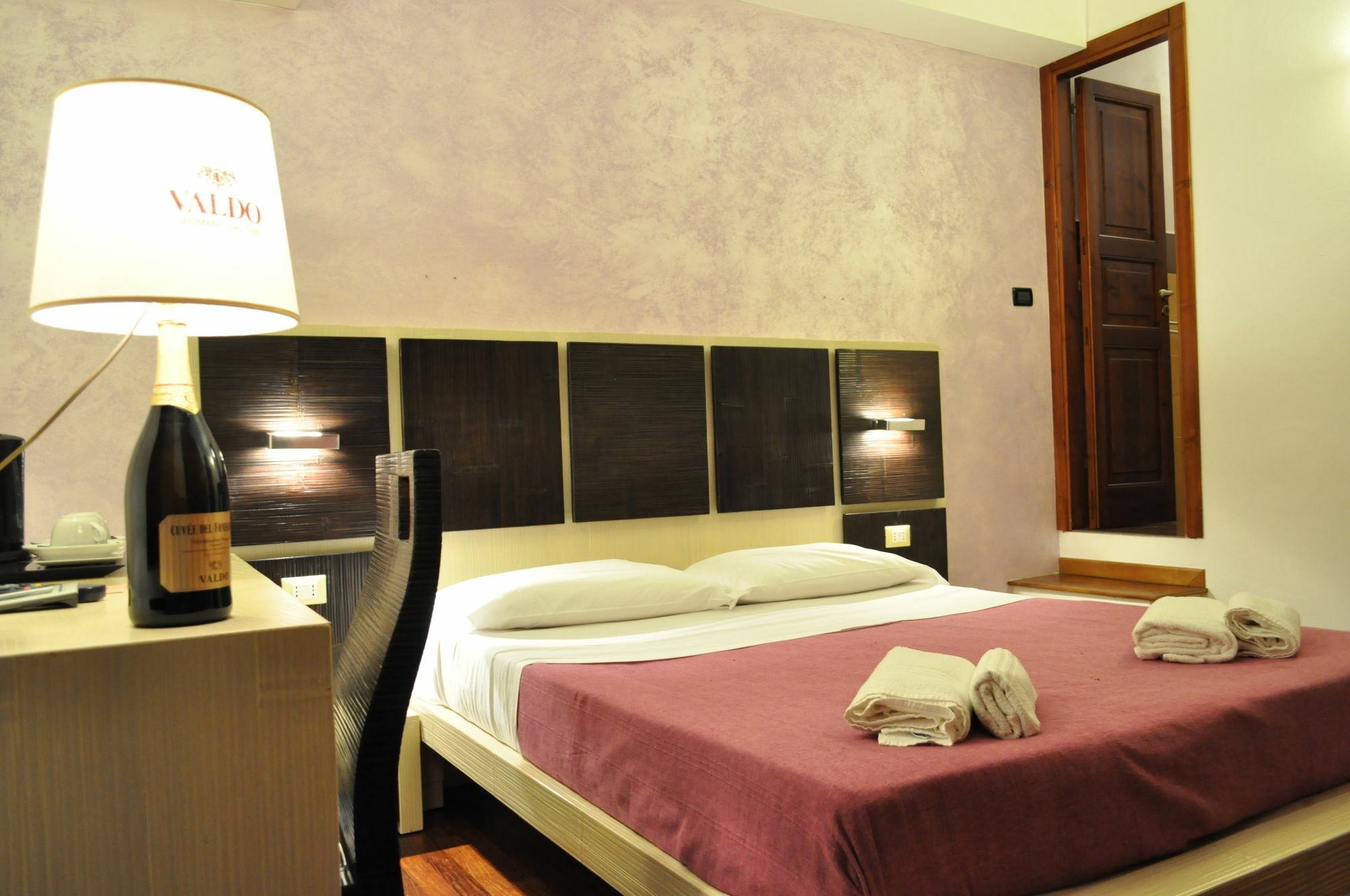 Rooms And Breakfast Zefiro ซานวิโต โลคาโป ภายนอก รูปภาพ